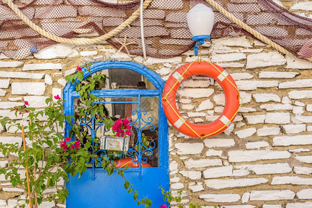 土耳其博德鲁姆的蓝门和白石墙背景土耳其博德鲁姆的传统地中海住房图片