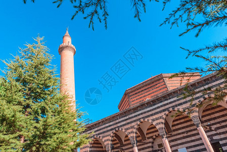 总督阿里帕沙在15347年期间建造的阿里帕沙清真寺的景象2018年7月6日土耳其迪亚尔巴克图片