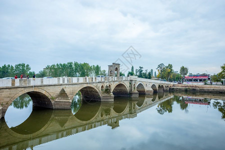 2015年月7日25年月土耳其埃迪恩梅里克河桥图片