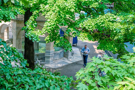 土耳其建筑2018年5月日土耳其布尔萨历史KozaHanSilkBazaar院落高分辨率全景土耳其布尔萨KozaBazaar高分辨率全景背景