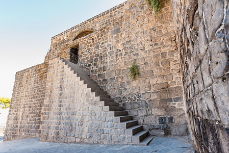 土耳其Diyarbakir市中心地区的古老历史大门墙称为Mardin门图片