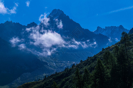 法国阿尔卑斯山的风貌图片