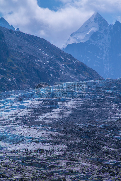 法国阿尔卑斯山冰川图片