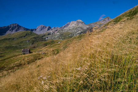 意大利阿尔卑斯山的景观图片