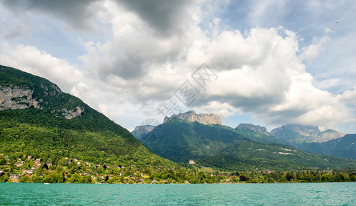 法国阿尔卑斯山的安妮西湖图片