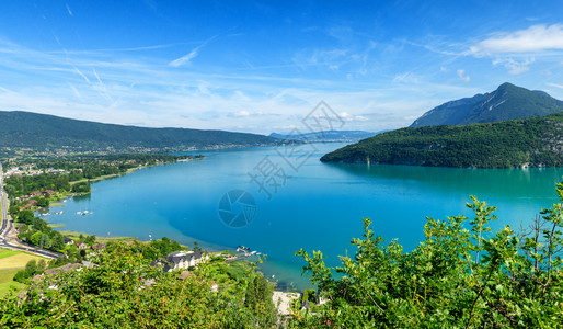 法国阿尔卑斯山的安妮西湖景象图片