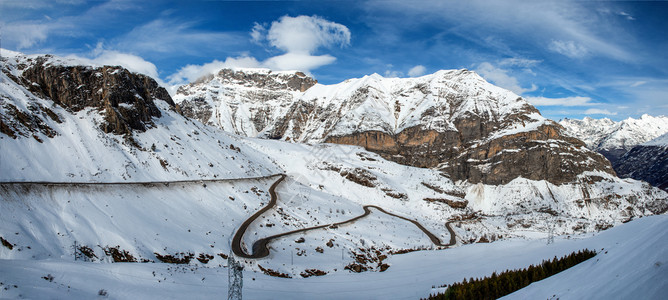 珏山雪比利牛斯山脉有一条小长途路背景