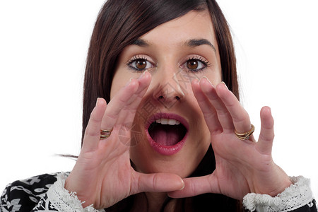 火灾大声呼喊女人用手在嘴边喊叫背景