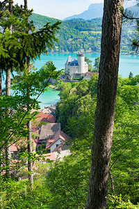 法国阿尔卑斯山的达丁城堡安妮西湖景象图片