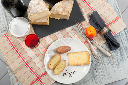 法式奶酪和红酒图片