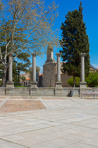 西班牙萨莫拉大教堂周围的列图片