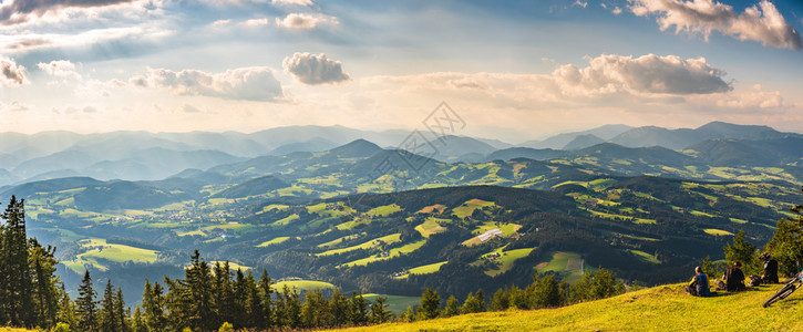 格拉茨施蒂里亚的旅游景点奥地利的格拉茨震撼山景点格拉茨的旅游景点图片