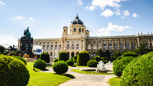 2013年7月日有名的纳图里历史博物馆自然历史博物馆公园和雕塑的美景旅游目的地维也纳著名的图里历史博物馆自然历史博物馆图片