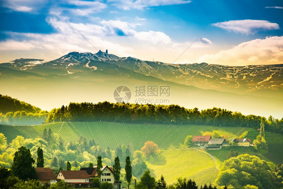 奥地利葡萄园苏尔兹塔莱布尼茨地区酒国施蒂里亚以南著名旅游目的地松尼景色原始图像奥地利葡萄园莱布尼茨地区施蒂里亚以南旅行地点图片