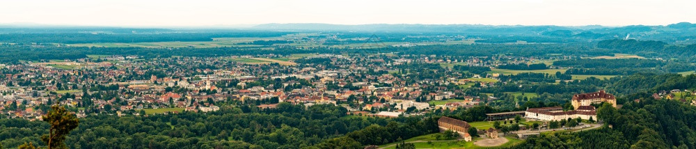 莱布尼茨全美葡萄酒国奥地利施蒂里亚南部旅游目的地城外萨古堡外和萨古堡图片