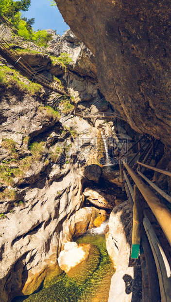 旅游点奥地利施蒂里亚的旅游目地沿山流Mixnitz瀑布通道旅游点图片