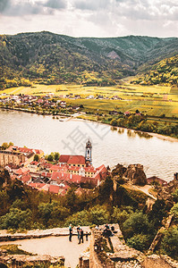 美丽的瓦豪河谷具有历史意义的城镇Durnstein和著名的多瑙河下奥地利区旅游景点的美丽Wachau河著名的Durnstein和图片