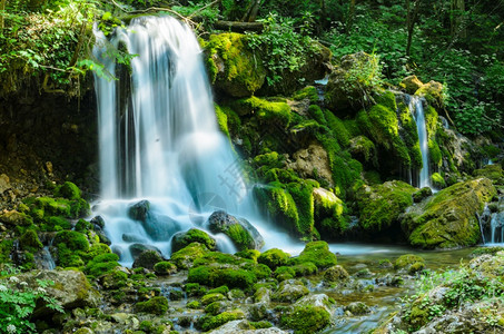 施蒂里亚岛瀑布旅游景点自然保护区施蒂里亚岛瀑布自然保护区图片