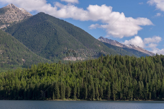 蒙大拿州荷兰湖周围山区图片