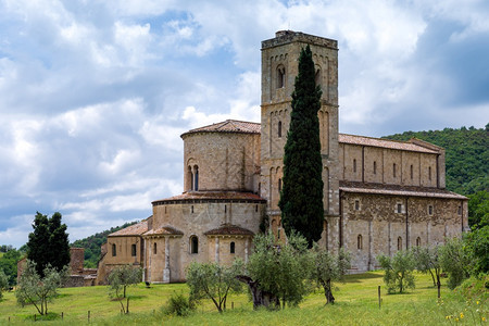 托斯卡纳蒙塔尔西诺圣安提莫修道院图片