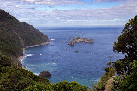 从新西兰南部岛屿的海陆景图片