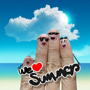 手指家人在海滩旅行我们喜欢夏日单词作为概念图片