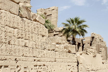 埃及卢克索卡纳寺庙古老废墟图片