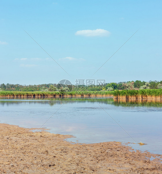 夏季Pryschukove蓝湖景观乌克兰基森地区图片