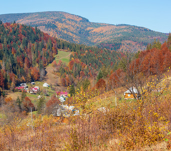 秋天喀尔巴阡山乡村景观乌克兰伊瓦诺弗基夫斯克州农村景象图片