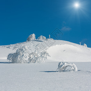 冬季乌克兰喀尔巴阡山景观图片