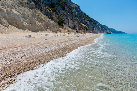 在爱奥尼亚海观列夫卡达希腊上美丽的夏日白色Egremni海滩人们无法辨认图片