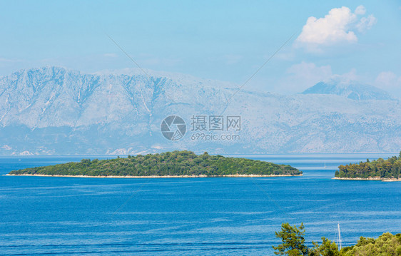 美丽的夏令营莱夫卡达海岸线景观尼德里希腊爱奥尼亚海图片
