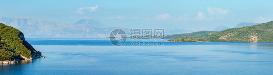 美丽的夏令营莱夫卡达海岸线景观尼德里希腊爱奥尼亚海图片