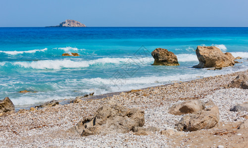美丽的夏天莱夫卡达海岸沙滩希腊爱奥尼亚海图片