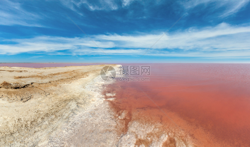 粉色极咸西瓦什湖以微藻为颜色含晶状盐沉降物又称普特里德海或罗滕乌克兰赫森地区高分辨率全景图片