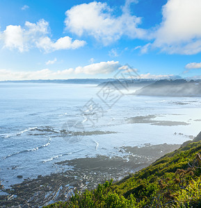 上午从海岸法国圣胡安德卢斯附近比凯湾看海岸图片