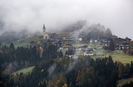 奥地利LienzerDolomitenAlps和平的图片旅行季节自然和乡村美貌概念场景图片