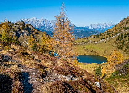 AlpsHochkonigRocky山群远处的视野图片式徒步旅行季节和自然美貌概念场景图片