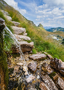 Durmitor公园黑山欧洲巴尔干DinaricAlps教科文组织世界遗产Durmitor全景公路附近的水源Sedlo通行证图片