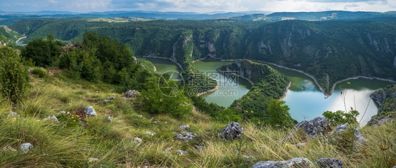 塞尔维亚Uvac河的暴君们美丽夏季最佳景色图片