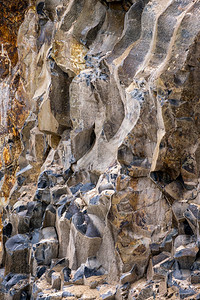 乌克兰Rivne地区Kostopil区Basaltove湖附近的夏季玄武岩柱地质保护区和玄武岩保护区图片