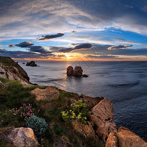 大西洋美丽的海岸线景观ArniaBeachBisayaCantabria西班牙图片