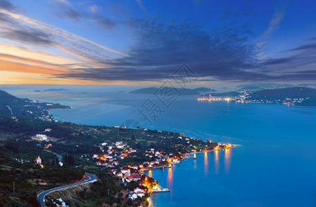 克罗地亚佩列萨半岛Viganj克罗地亚海岸线以及远处的Korcula村和岛屿图片