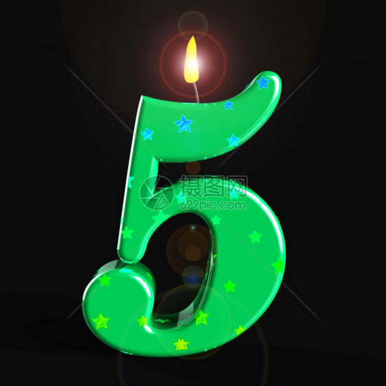 庆祝五岁生日的蜡烛展示了一个快乐的节日图片