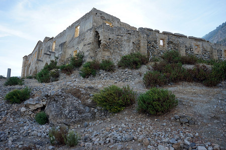 北塞浦路斯Kyrenia附近Karsiyaka西奈修道院图片