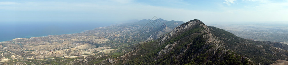 北塞浦路斯的凯里雅山脉图片