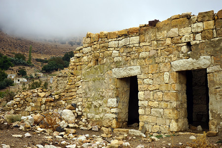 约旦Dana村旧石屋废墟图片