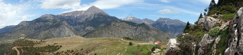 希腊潘格拉蒂村附近山岳全景图片