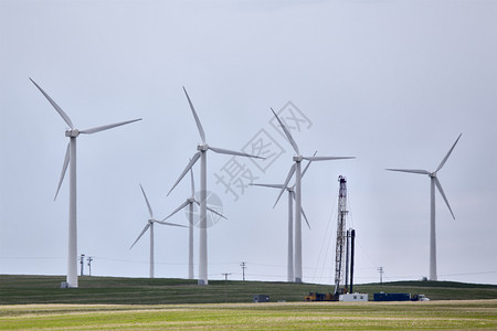 加拿大萨斯喀彻温地区的PrairieWind农场图片