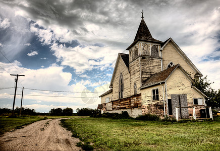 加拿大萨斯喀彻温省加拿大饮用水旧废弃教堂图片